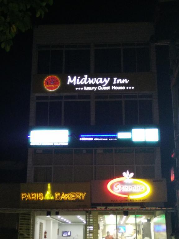 בובנשוואר Midway Inn מראה חיצוני תמונה